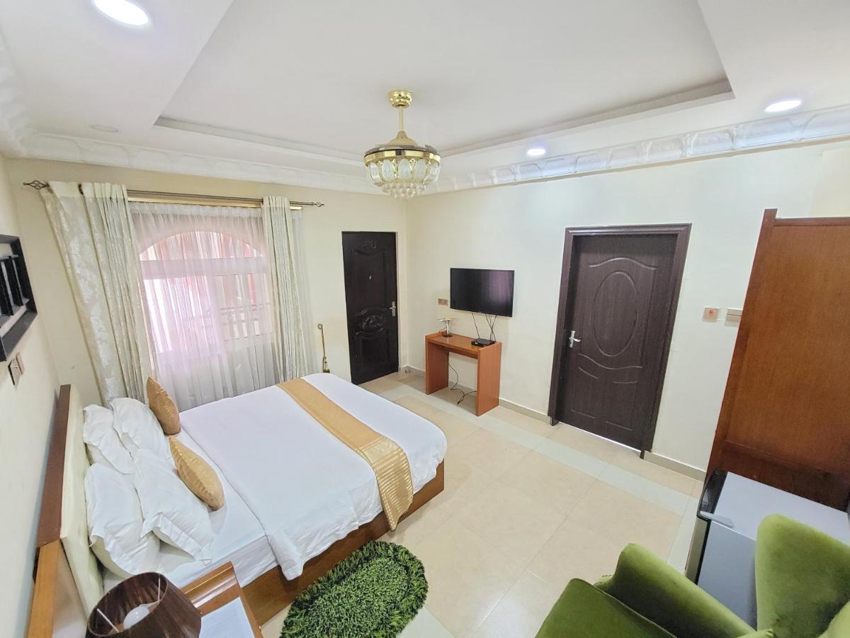 Afri-Royal Hotel Аккра Экстерьер фото