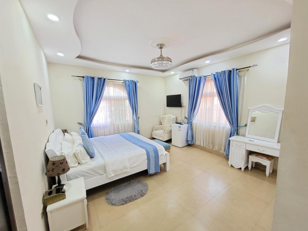 Afri-Royal Hotel Аккра Экстерьер фото