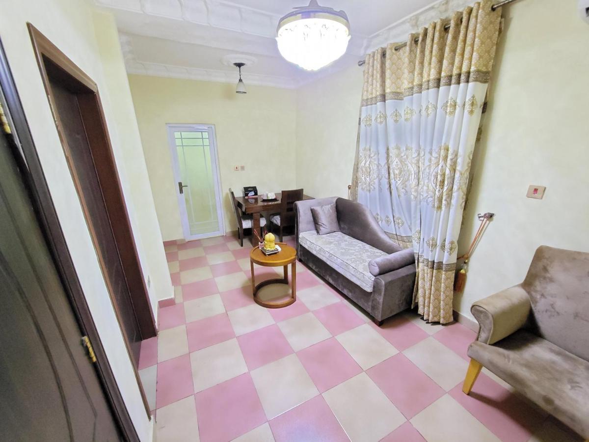 Afri-Royal Hotel Аккра Экстерьер фото