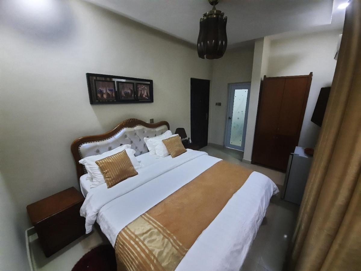 Afri-Royal Hotel Аккра Экстерьер фото